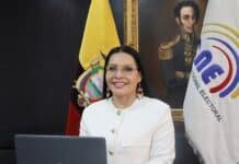 Organizaciones sociales exigen renuncia de Diana Atamaint, presidenta del CNE